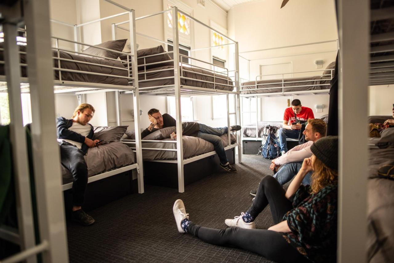 The Mansion Melbourne Hostel Exterior photo A typical hostel room