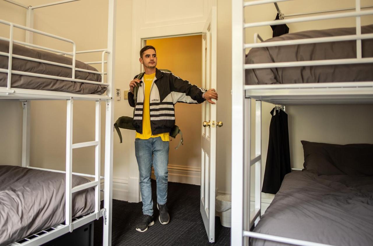 The Mansion Melbourne Hostel Exterior photo