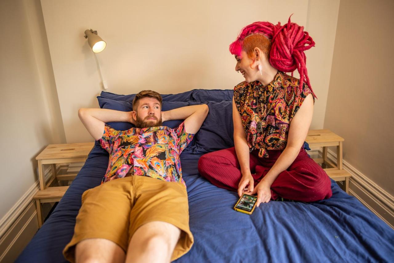 The Mansion Melbourne Hostel Exterior photo The band in 2019